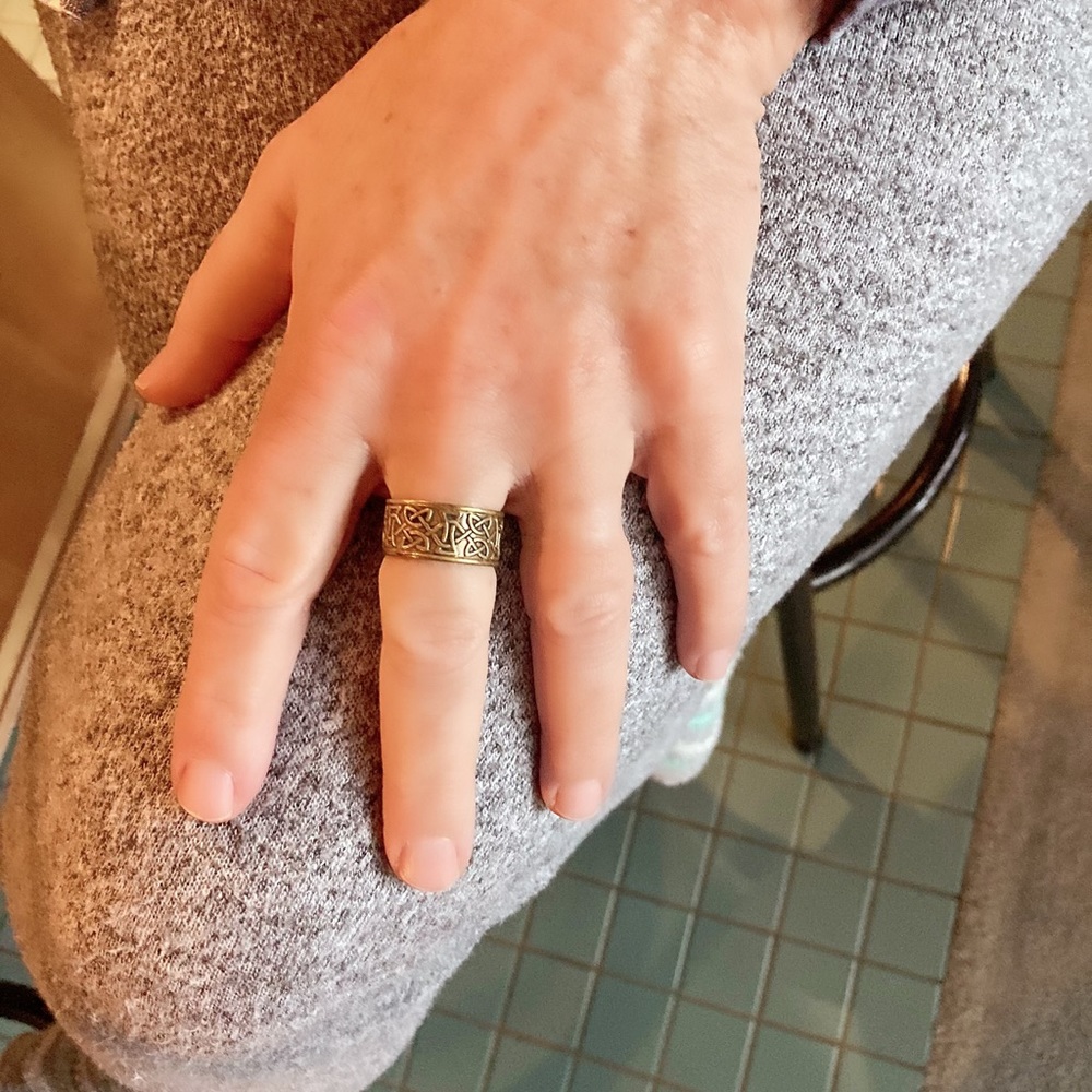 Brushed bronze over silver Celtic ring. Size 8